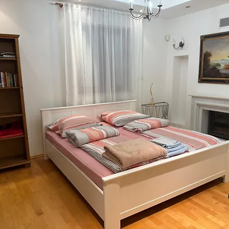 Berlin Villa Prag